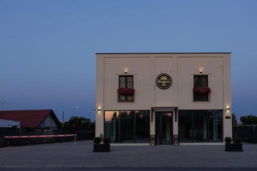 Garni Hotel Maggitti - Housity