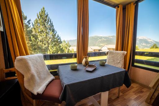 Petit cocon plein sud vue montagnes Lesclesdenicole - Housity