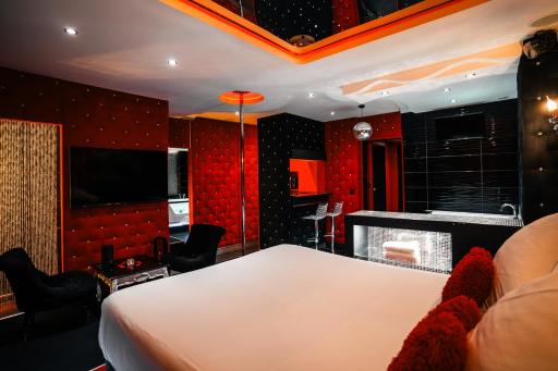 Le Cabaret Vip SPA - Housity