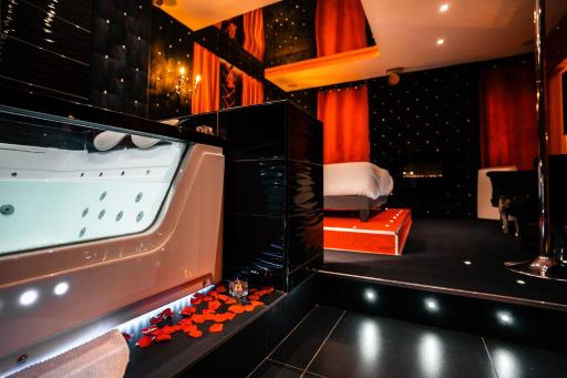 Le Cabaret Vip SPA - Housity