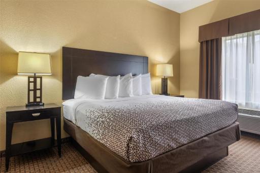 Best Western Bastrop Pines Inn - Housity