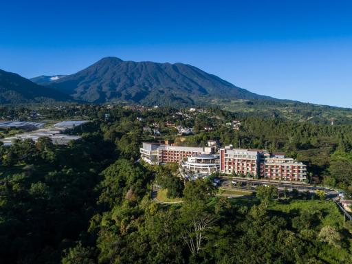 Pesona Alam Resort & Spa - Housity