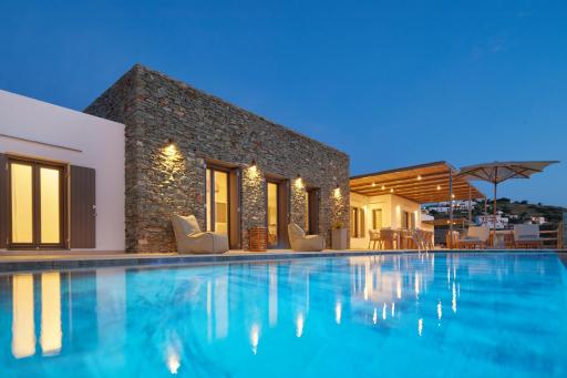 Mythic Villa - Housity