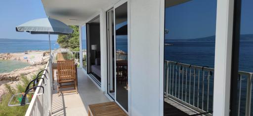 Beach House Novi - Housity