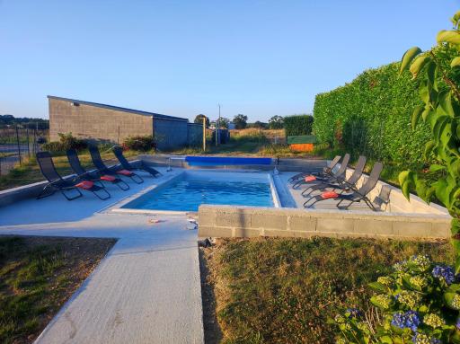 Brocéliande calme breton, spa, wifi, amazon-disney tv, 4 lits, Freebox revolution,draps, café, thé - Housity