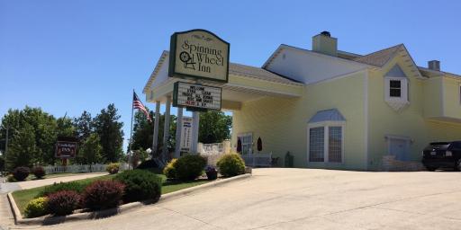 Spinning Wheel Inn - Housity