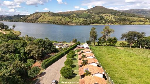 Pousada Vila do Lago - Vista Incrível, Café da Manhã e Passeio de Caiaque - Housity