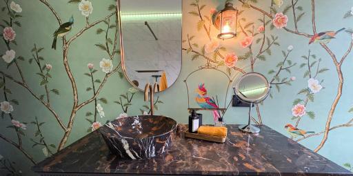 Red cross street - Housity