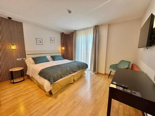 Hotel Ávila Diró - Housity