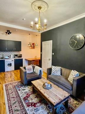Glamours stylish Victorian apartment near city centre - Housity