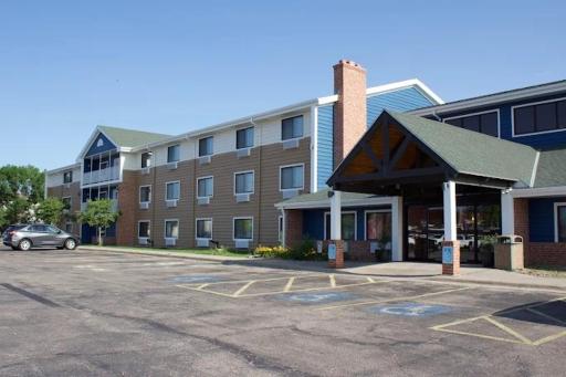 AmericInn by Wyndham Kearney - Housity