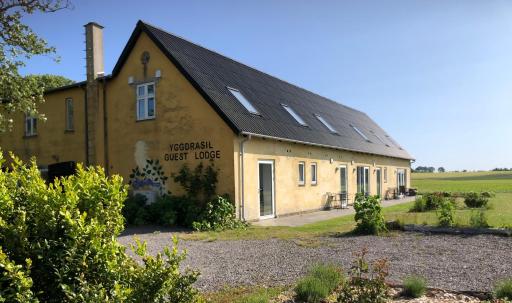 Yggdrasil Guest Lodge - Housity