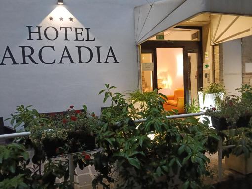 Hotel Arcadia - Housity