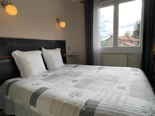 Logis Hotel Au Rendez-vous des Chasseurs - Housity