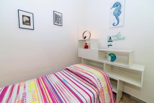 RobertONE Guest House - Housity