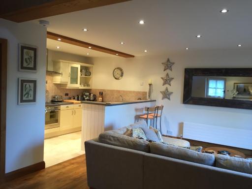 The Apple Shed - Housity