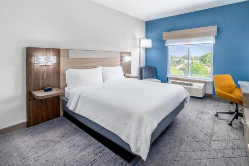 Holiday Inn Express & Suites Denver North - Thornton by IHG - Housity