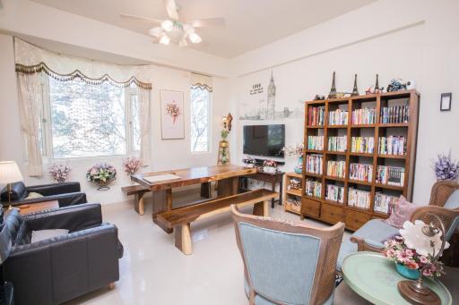 Downshifters House - Housity
