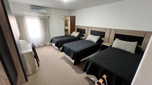 Hotel Plaza - Housity