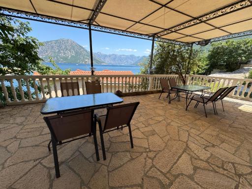 Apartments Morinj - Housity