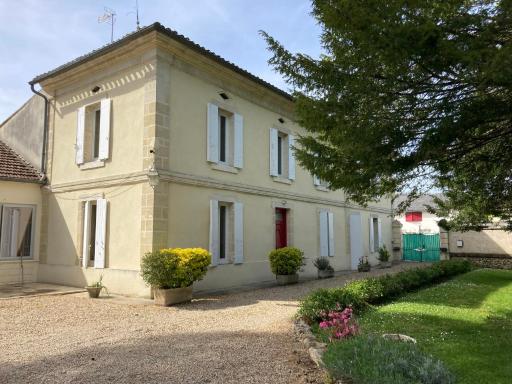 La Villa MONTAIGNE - Housity