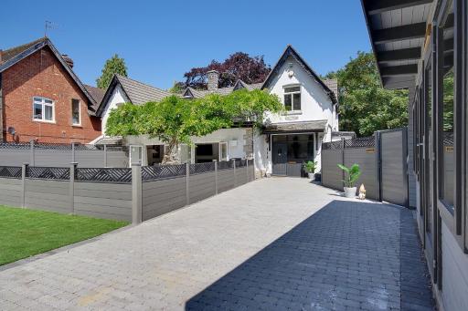 White House by the sea - Housity