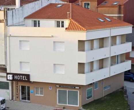 Hotel Alejandrina Poio - Housity