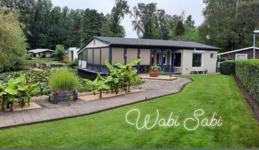 Prachtige chalet Wabi Sabi aan het water! - Housity