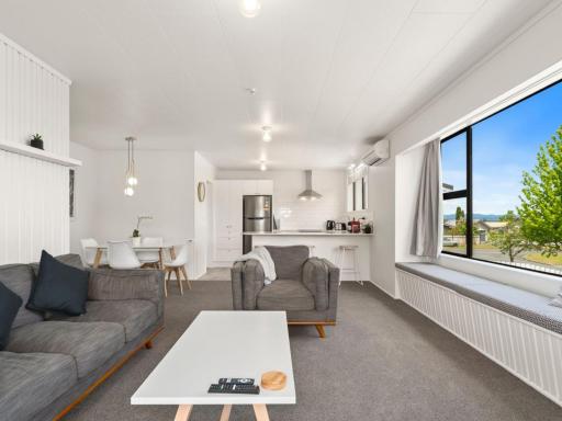 Garden Grove Gem - Lake Taupō Holiday Home - Housity