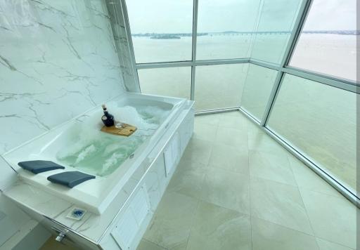 Ecusuites HighestView-PentHouse Riverfront Wyndham Airport - Housity