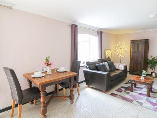 Garden Apartment - Housity