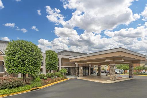 Best Western Dulles Airport Inn - Housity