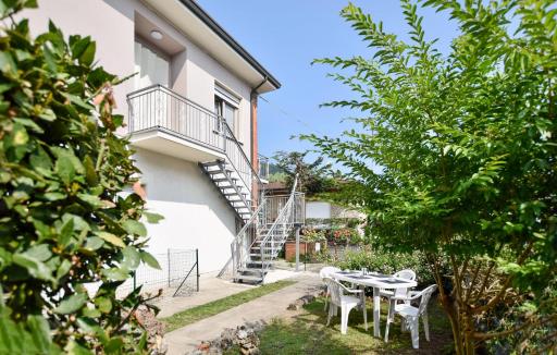 3 Bedroom Amazing Apartment In Piano Di Mommio - Housity