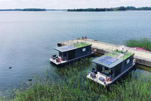 Domek na wodzie Topiko Czarter - jezioro Mamry - Housity