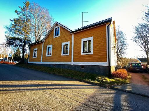 A Lovely House with A Garden in Helsinki - Housity