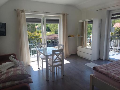 Gościniec Solan - Housity