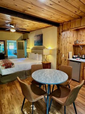 Fernwood Resort - Housity