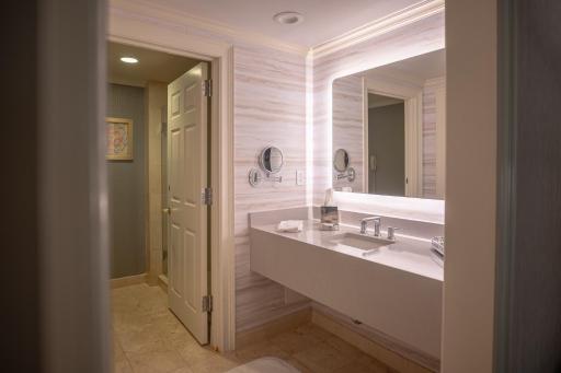 The Inn At Fox Hollow Hotel - Housity