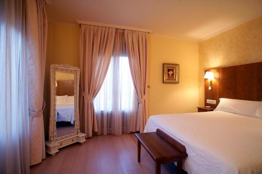 Hotel Villa de Larraga - Housity
