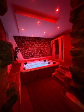 Exoria Luxury Rooms & SPA - Housity