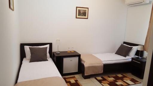 Vis A Vis Studio - Housity