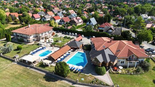 Beachfront Villa Plattensee - Housity