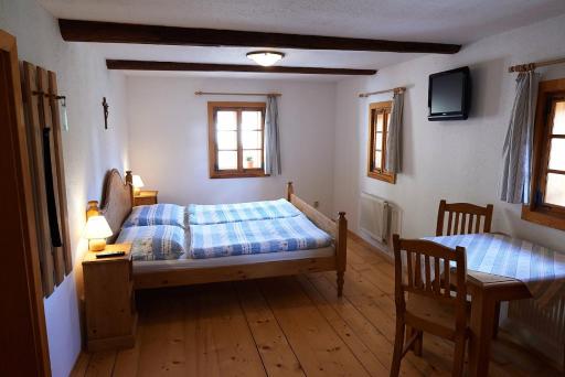 Penzion U Rybníka - Housity