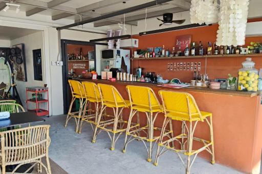 Beachfront La Ud Lounge and Hostel - Housity