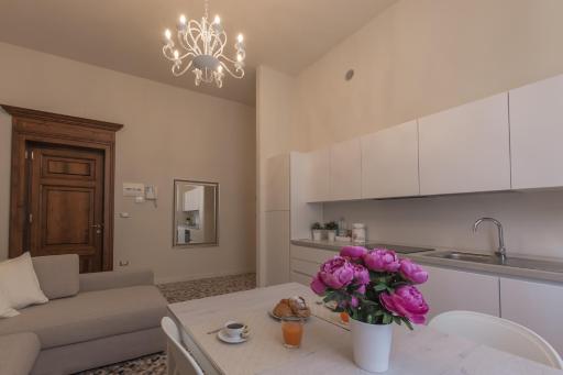 Alighieri Theatre Charming Suite - Housity