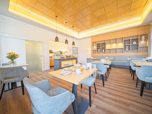 Hotel Adler - Housity