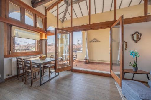 The Bright Nest Apartments - Housity
