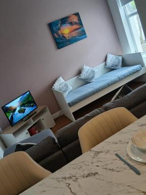 D17 Accommodation - Dublin Airport - Housity