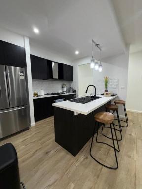 Urban Pause - Doreen - Housity