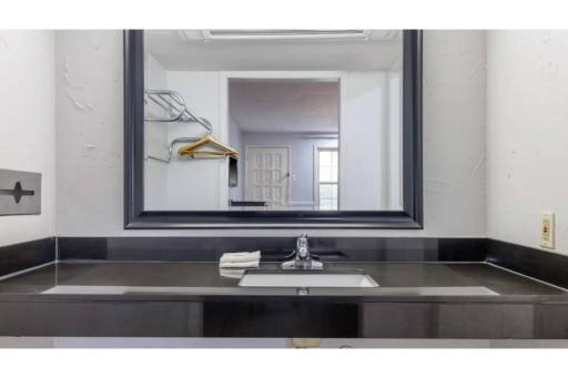 Motel 6 Dallas TX Downtown - Housity